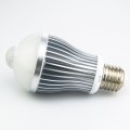 8 watts LED A19 E26 E27 base 700 Lumens Built-in PIR Sensor LED Motion Sensor Light Bulb